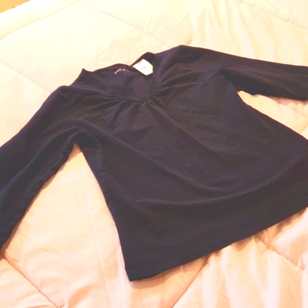 Danskin v neck top